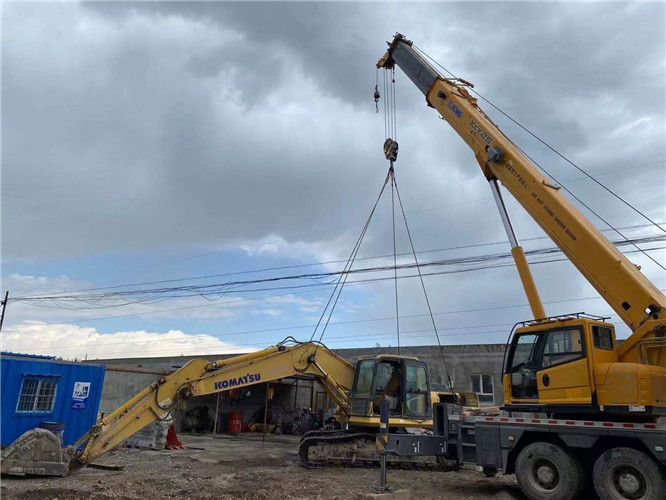 承德县25吨吊车的工作半径是多少？